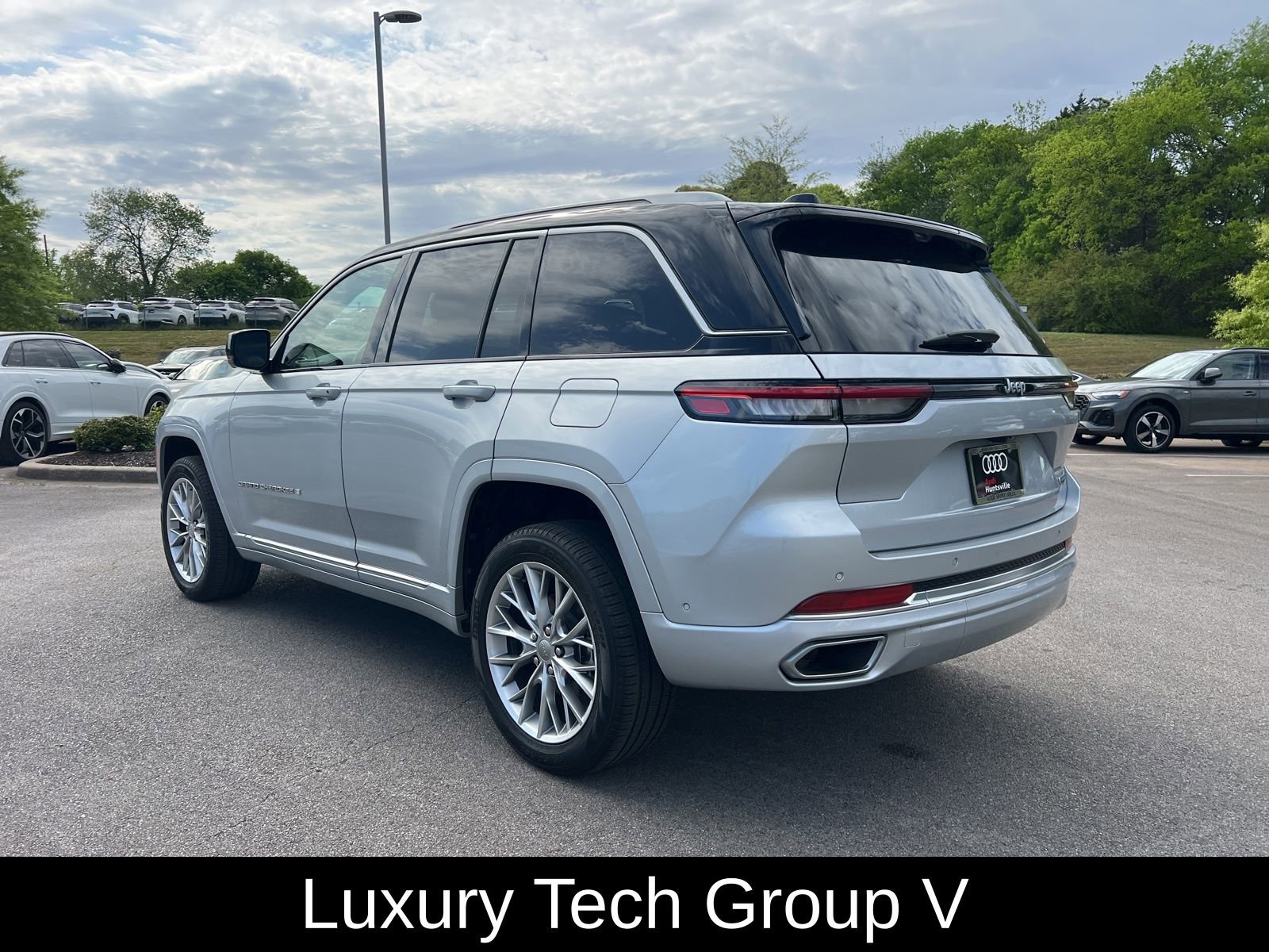 Used 2023 Jeep Grand Cherokee Summit w/ Adv Protech Group IV RWD image 8