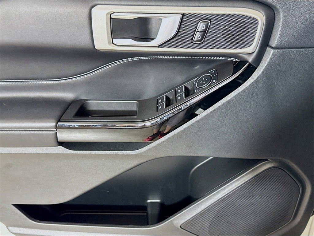 Used 2023 Ford Explorer ST image 15