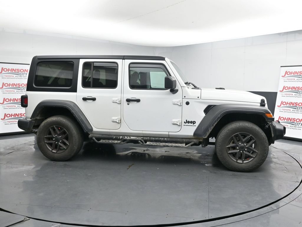 Used 2024 Jeep Wrangler Sport S image 9