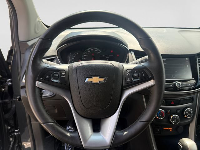 Used 2017 Chevrolet Trax LT w/ LT Convenience Package FWD image 13