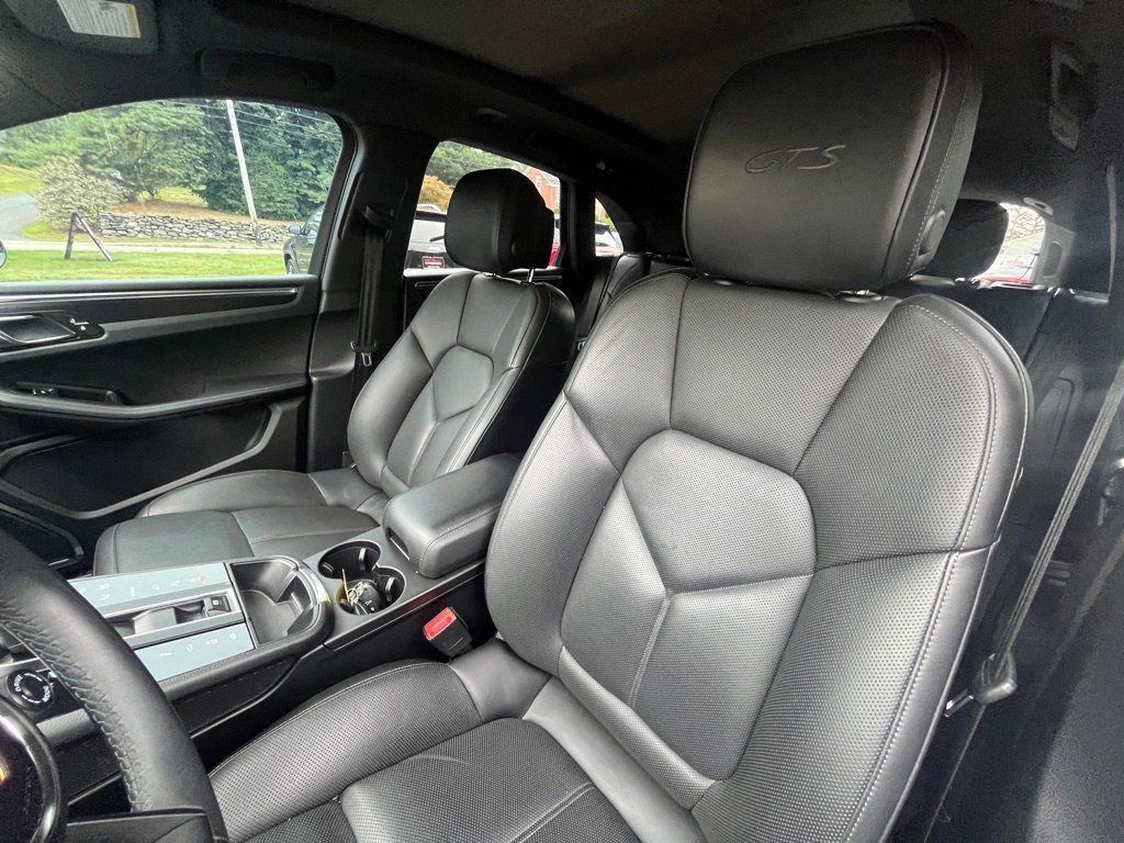 Used 2024 Porsche Macan GTS image 18