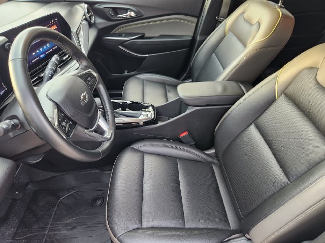 Used 2025 Chevrolet Trax ACTIV w/ Driver Confidence Package FWD image 4