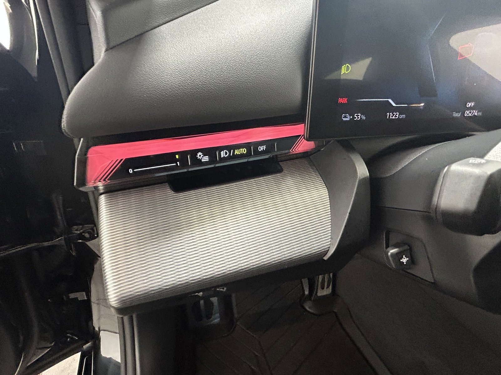 Used 2024 BMW i5 eDrive40i w/ M Sport Package image 26