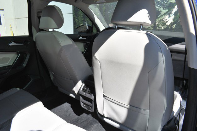 Used 2021 Volkswagen Tiguan SEL AWD/4WD image 28