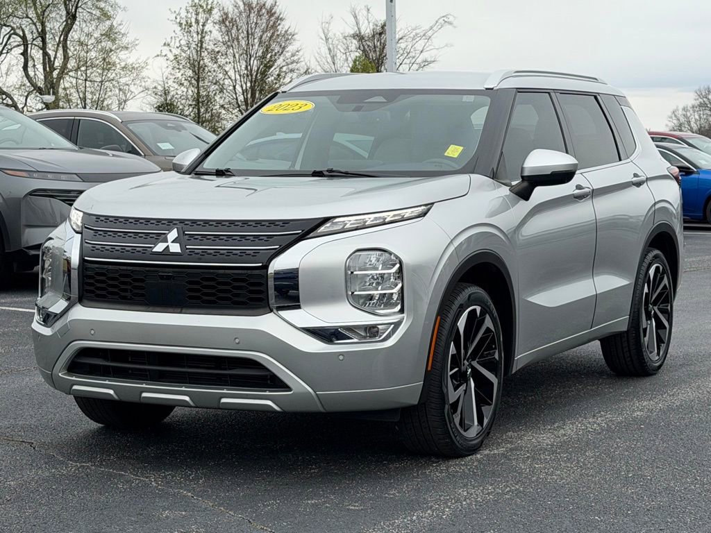 Used 2023 Mitsubishi Outlander SEL image 9