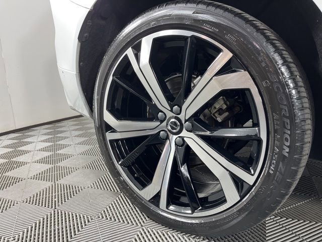 Used 2023 Volvo XC60 B5 Ultimate w/ Climate Package image 15