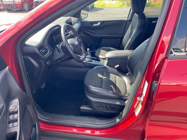 Used 2025 Ford Escape ST-Line Select AWD/4WD image 10