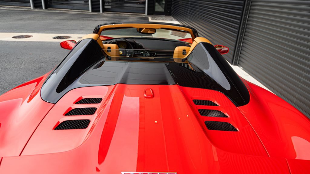 Used 2015 Ferrari 458 Spider RWD image 28