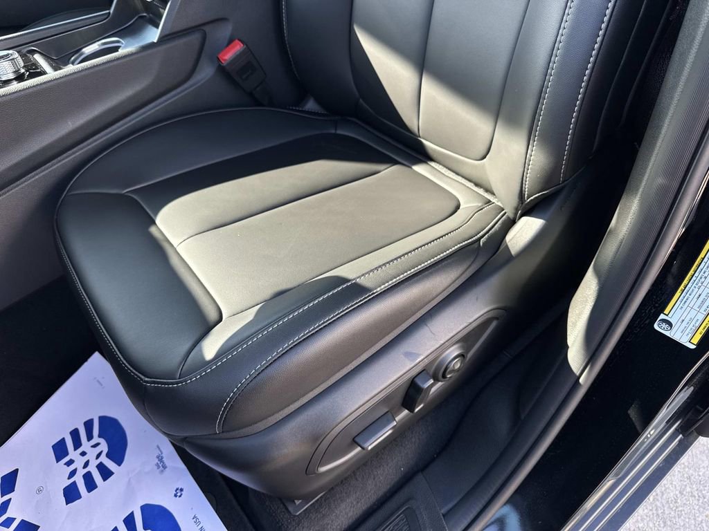 New 2025 Jeep Grand Cherokee Limited w/ Black Appearance Package image 33