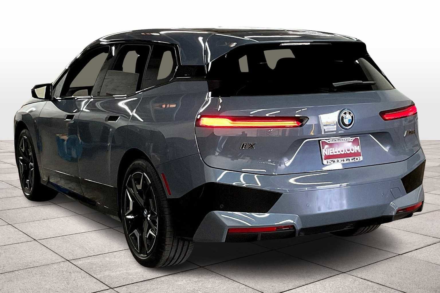 Used 2025 BMW iX M60 image 15