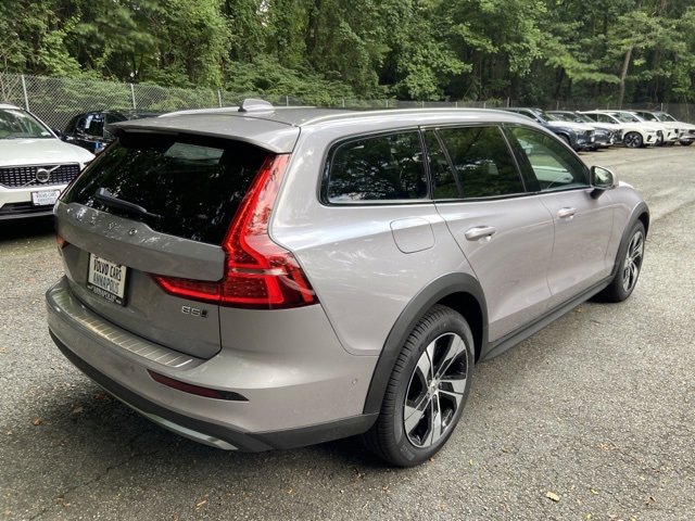 New 2026 Volvo V60 B5 Cross Country Plus w/ Protection Package Premier image 7