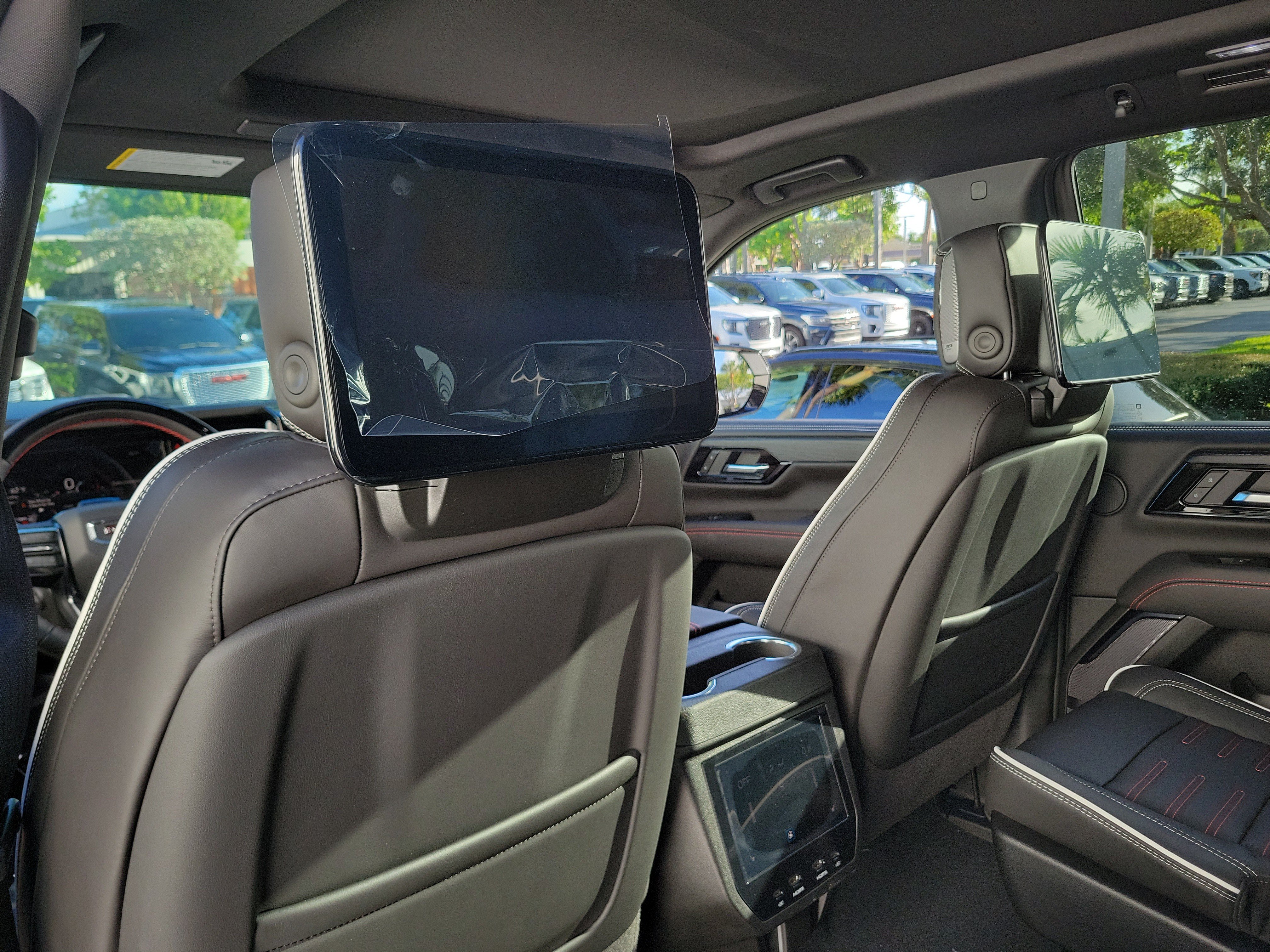 New 2027 GMC Yukon AT4 Ultimate AWD/4WD image 15