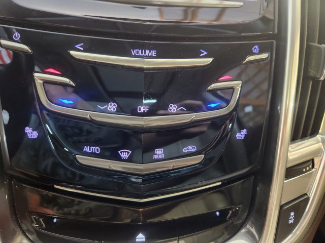 Used 2014 Cadillac SRX Luxury image 18