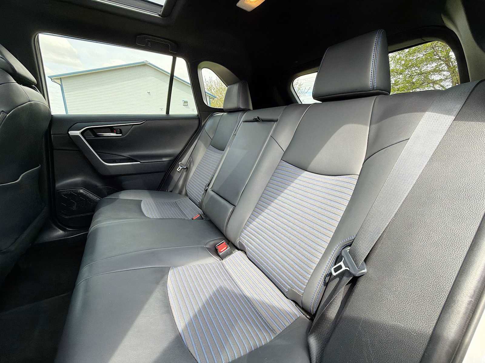 Used 2021 Toyota RAV4 XSE AWD/4WD image 17