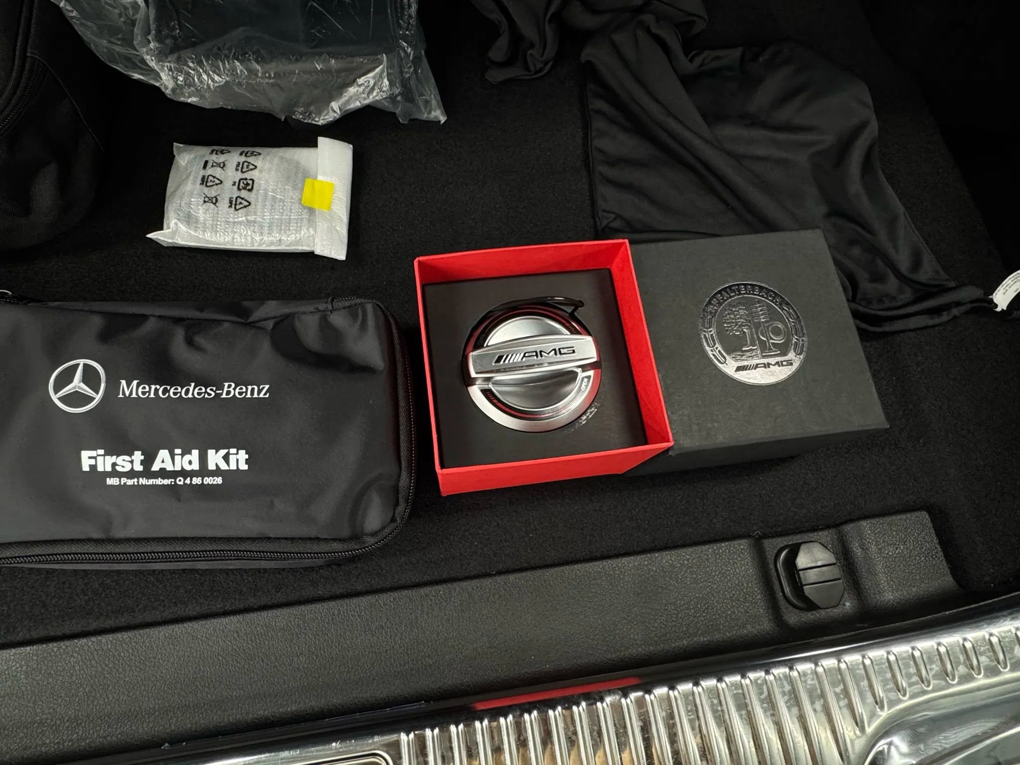 Used 2024 Mercedes-Benz S 63 AMG S w/ Carbon Fiber Exterior Package image 60