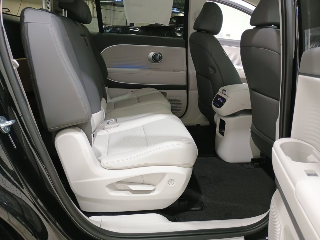 New 2026 Hyundai Ioniq 9 SEL image 26
