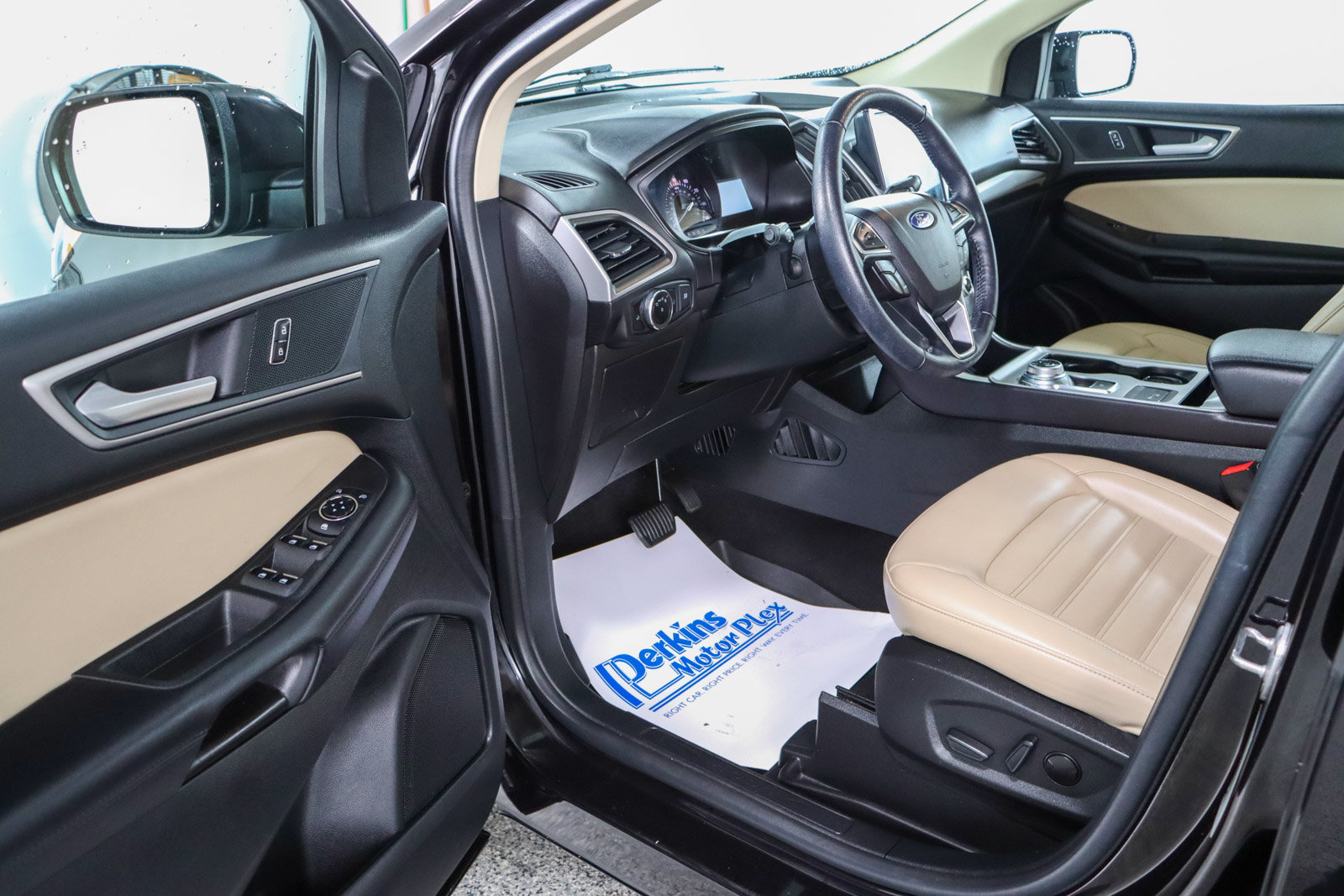 Used 2023 Ford Edge SEL AWD/4WD image 3