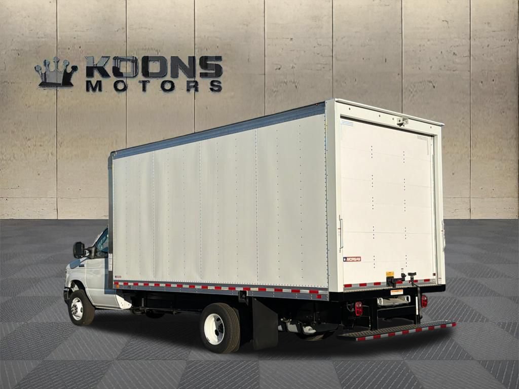 New 2026 Ford E-450 and Econoline 450 Super Duty w/ Driver's Safety Package RWD image 5