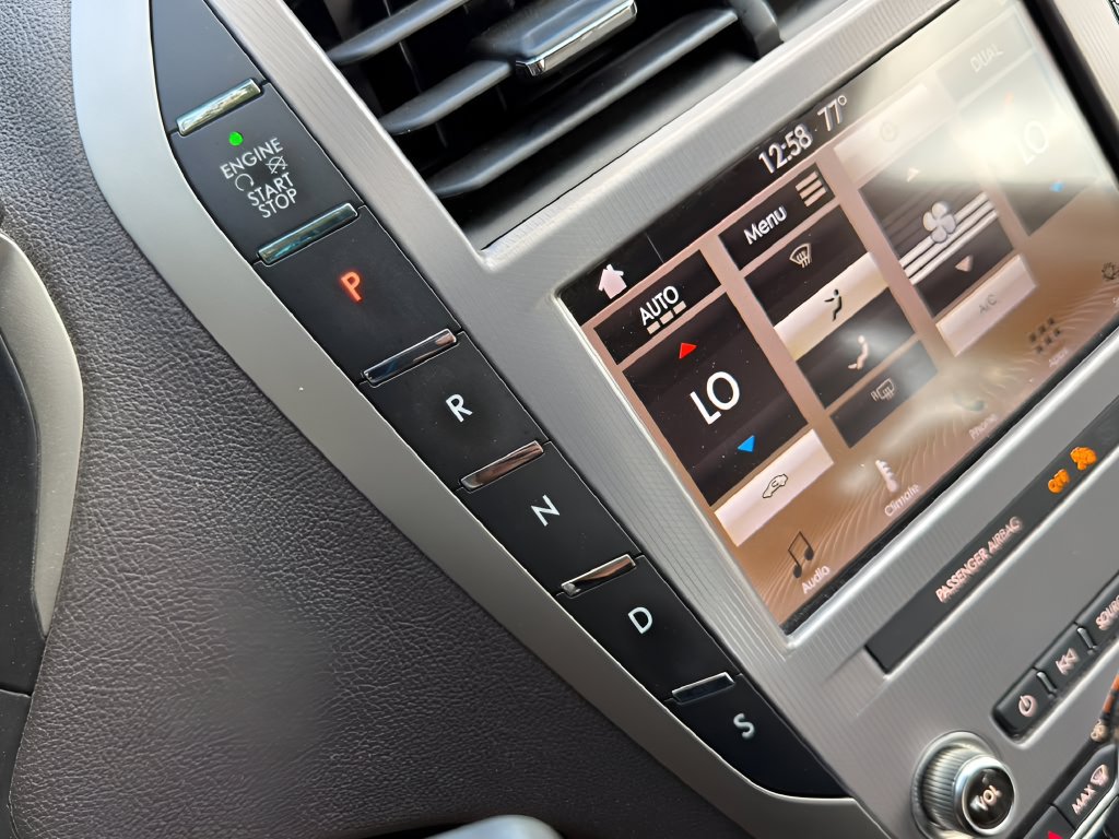 Used 2019 Lincoln MKZ Premiere FWD image 19
