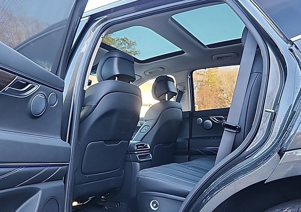 Certified 2025 Genesis GV80 2.5T Advanced image 22