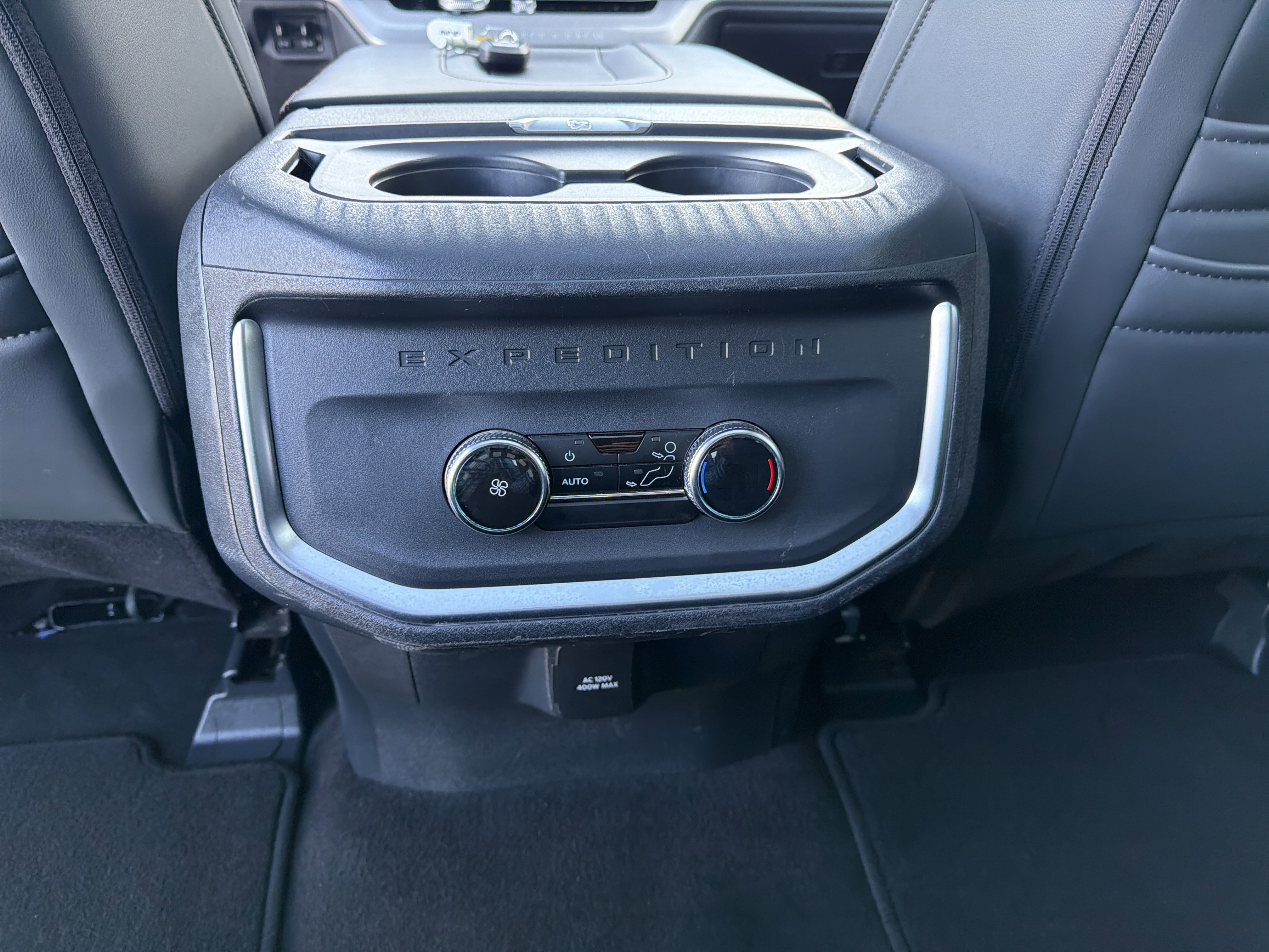 Certified 2025 Ford Expedition Active AWD/4WD image 32