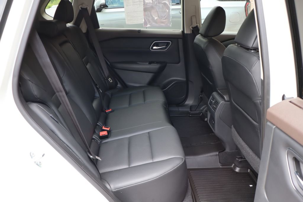Used 2021 Nissan Rogue SV w/ Premium Package AWD/4WD image 43