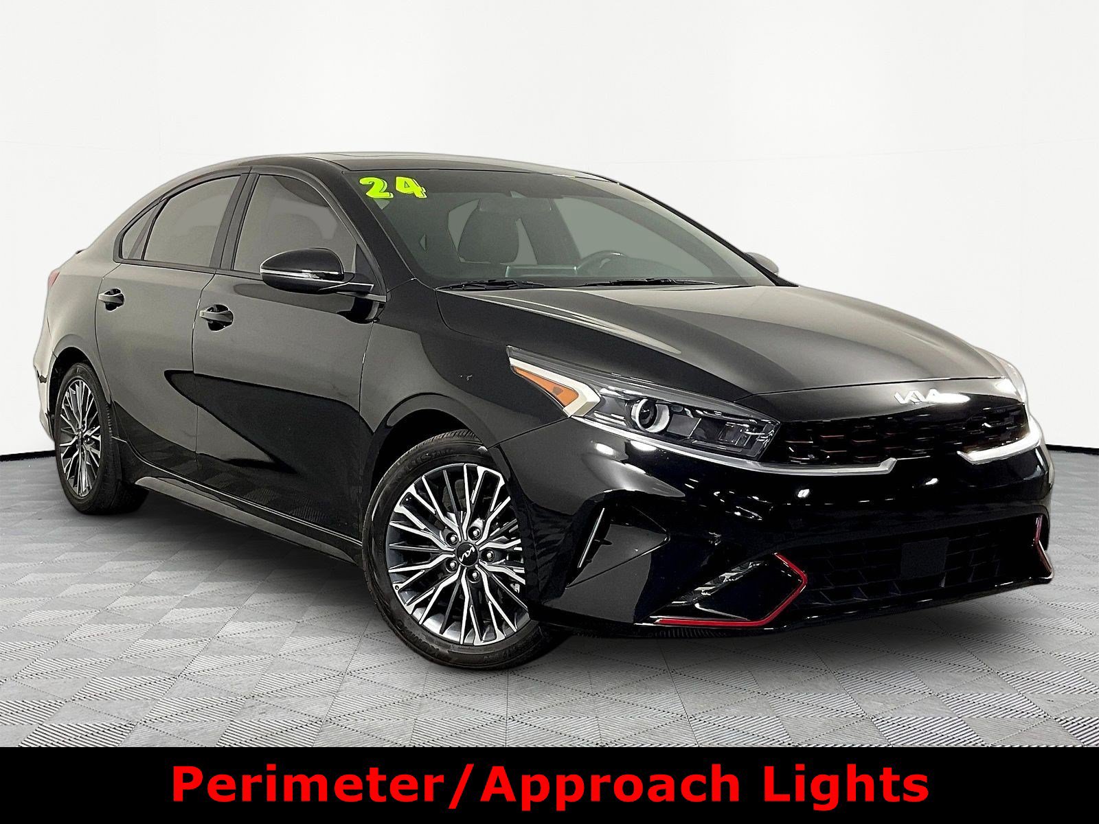 Used 2024 Kia Forte GT-Line w/ GT-Line Premium Package FWD image 3