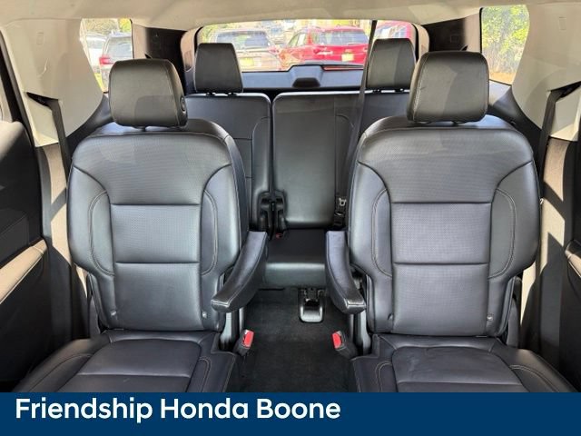 Used 2018 Chevrolet Traverse Premier w/ Driver Confidence II Package FWD image 34