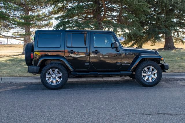 Used 2017 Jeep Wrangler Unlimited Sahara w/ Connectivity Group image 7