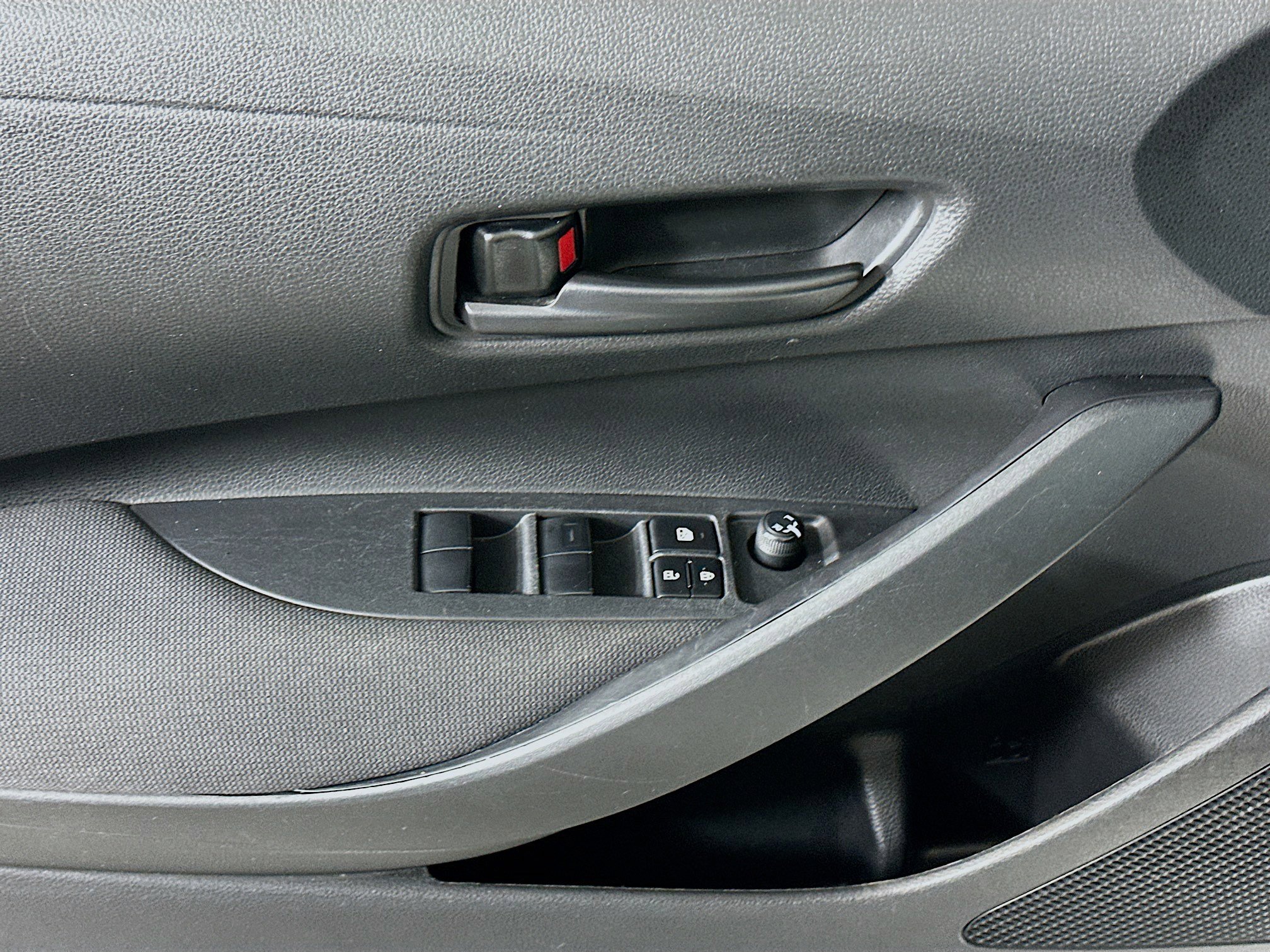 Used 2024 Toyota Corolla LE FWD image 15