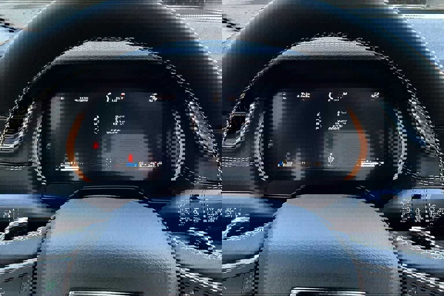 New 2025 Jeep Grand Cherokee Limited w/ Luxury Tech Group II image 18