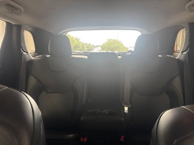 Used 2019 Jeep Cherokee Limited AWD/4WD image 17