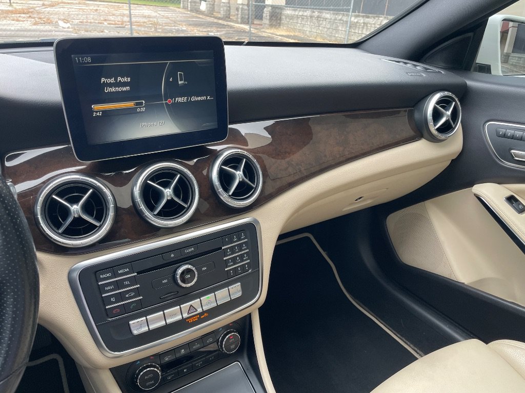 Used 2018 Mercedes-Benz CLA 250 image 38