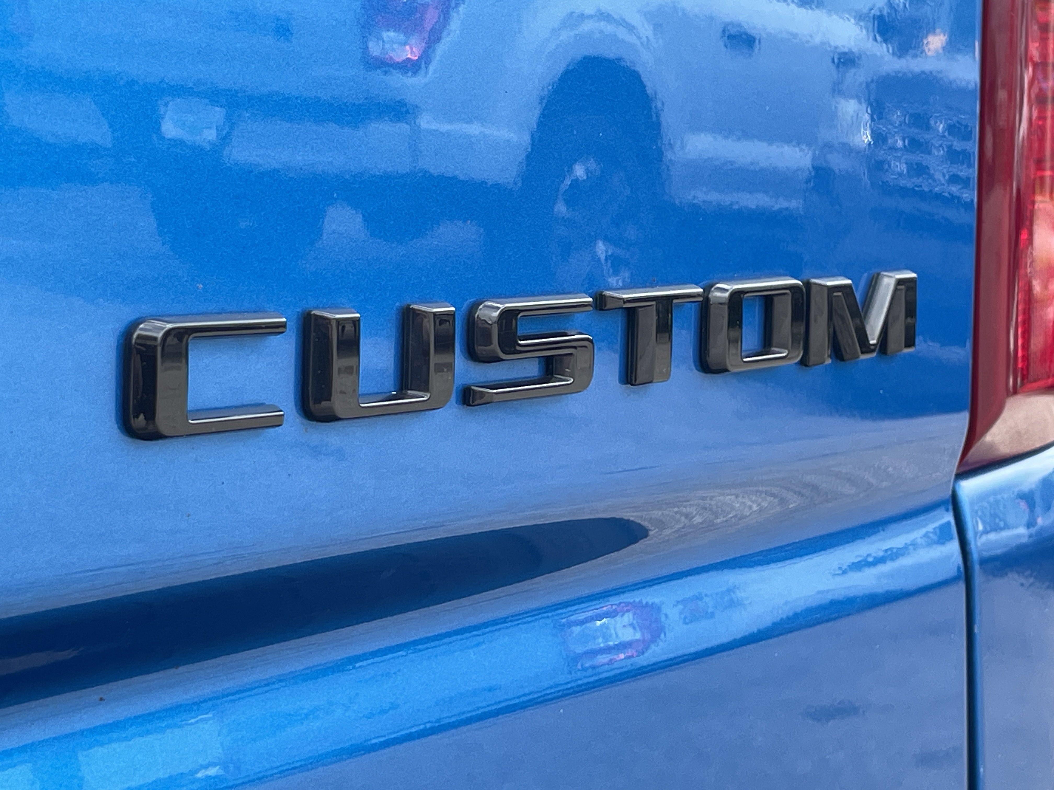 Used 2023 Chevrolet Silverado 1500 Custom w/ LPO, Dark Essentials Package AWD/4WD image 9