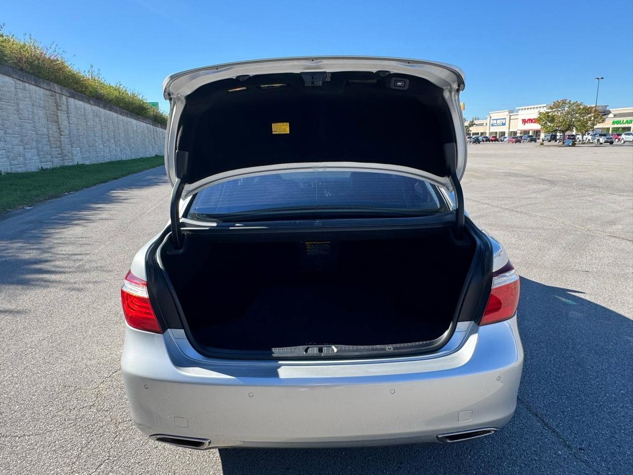 Used 2007 Lexus LS 460 RWD image 59