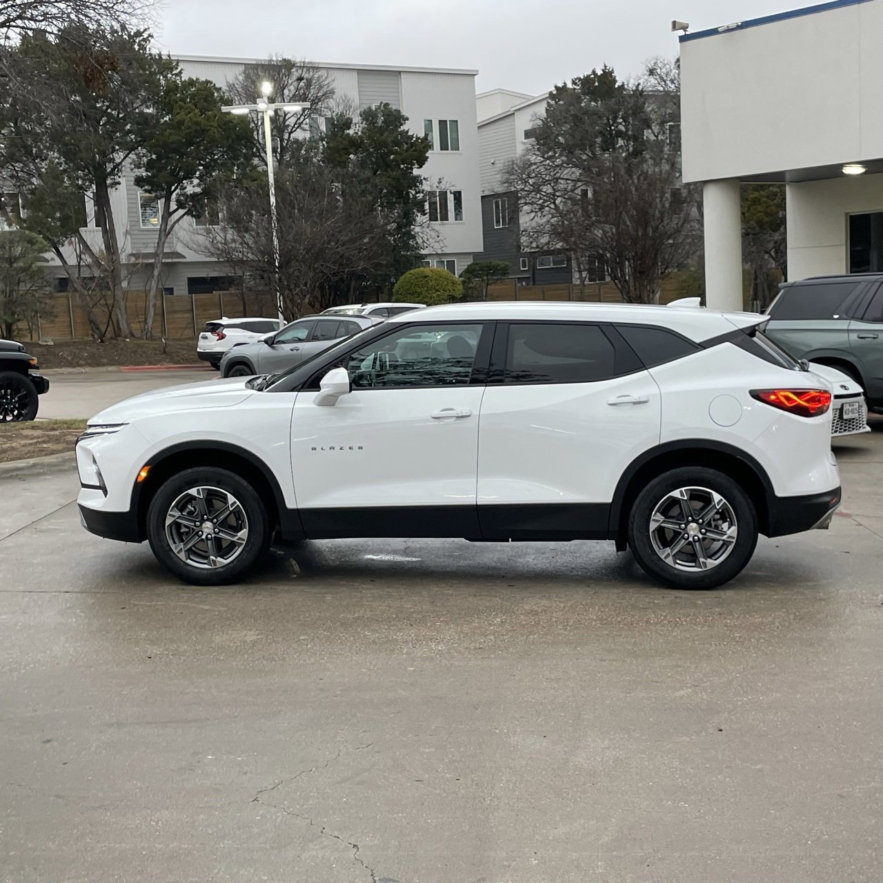 Used 2025 Chevrolet Blazer LT image 3