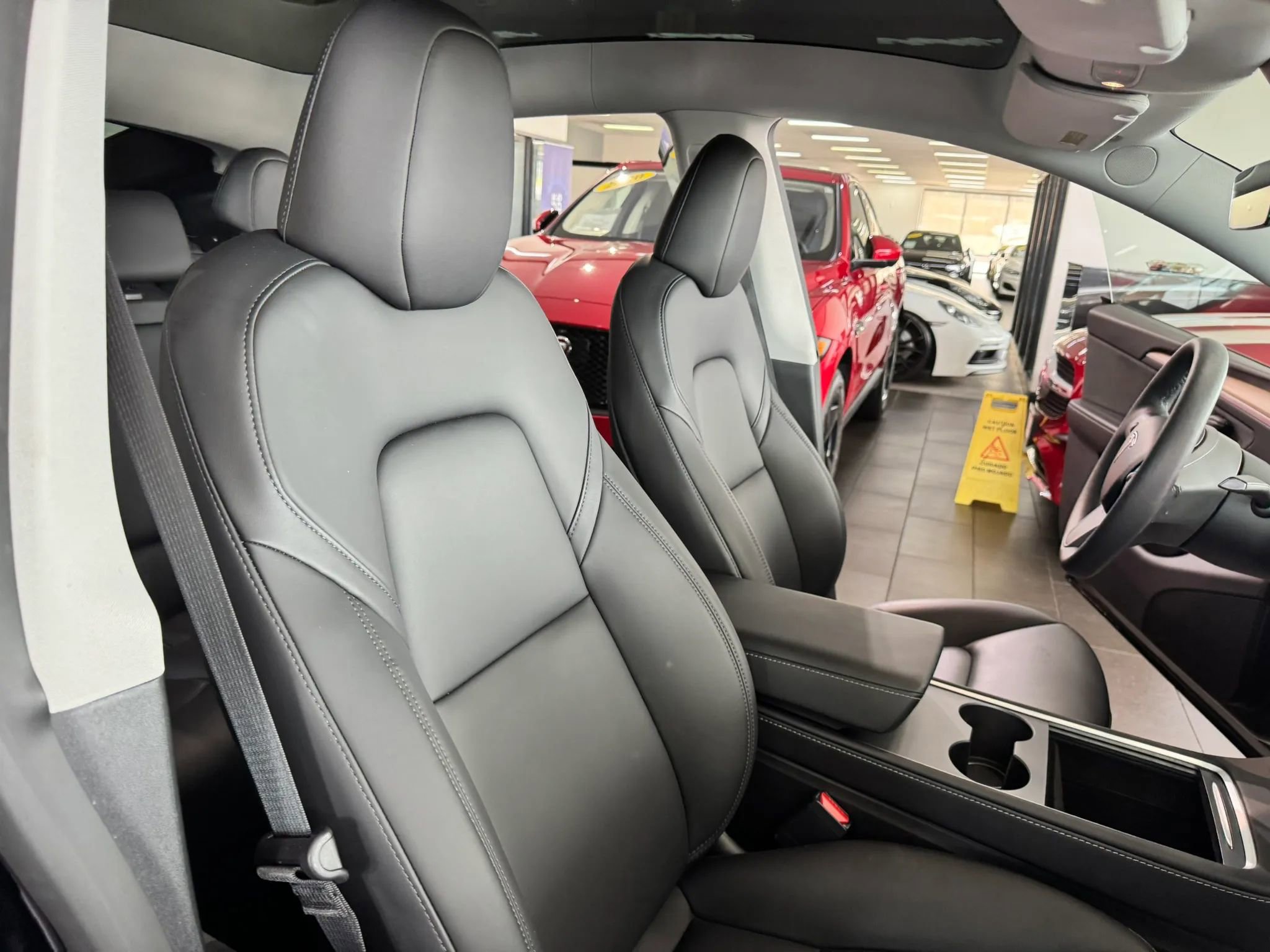 Used 2024 Tesla Model Y Long Range image 13