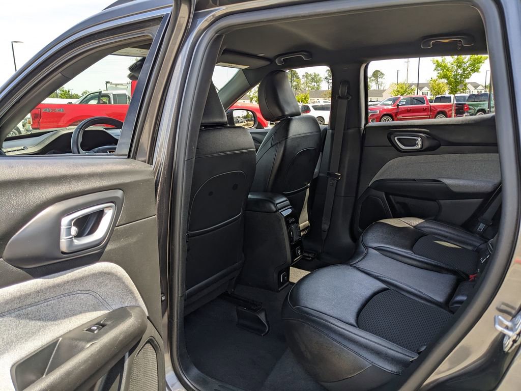 Used 2024 Jeep Compass Latitude AWD/4WD image 36