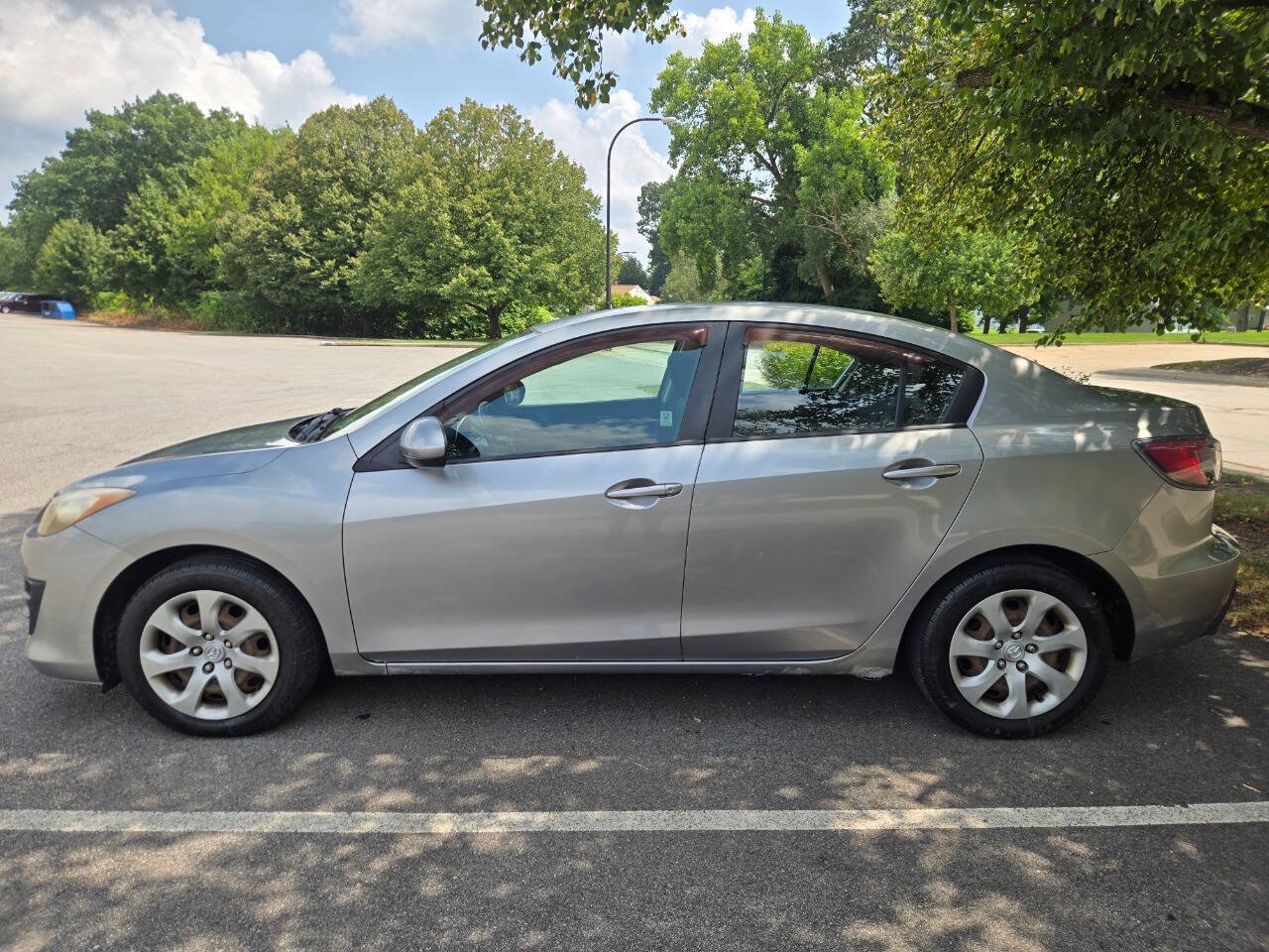 Used 2010 MAZDA MAZDA3 i Sport FWD image 4
