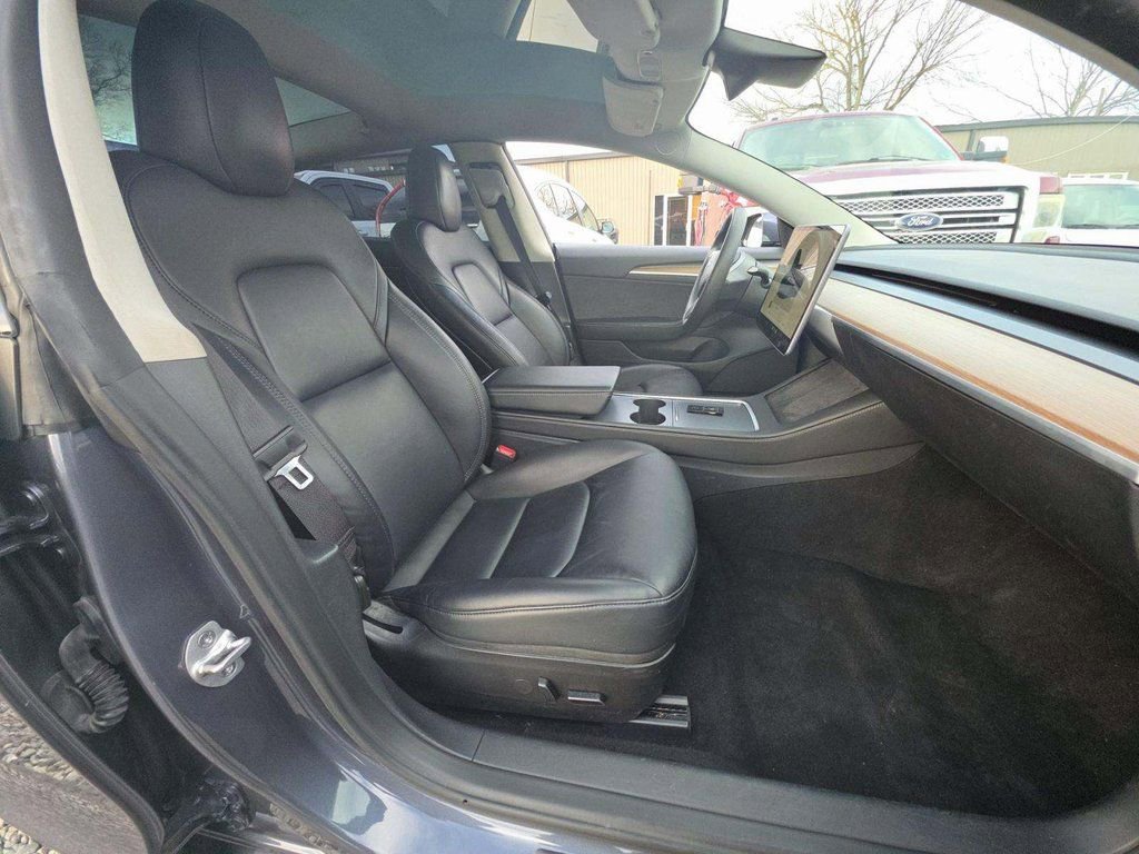 Used 2023 Tesla Model 3 Standard Range image 11