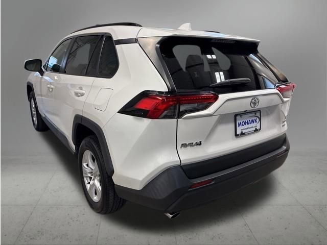 Used 2020 Toyota RAV4 XLE w/ Convenience Package AWD/4WD image 3