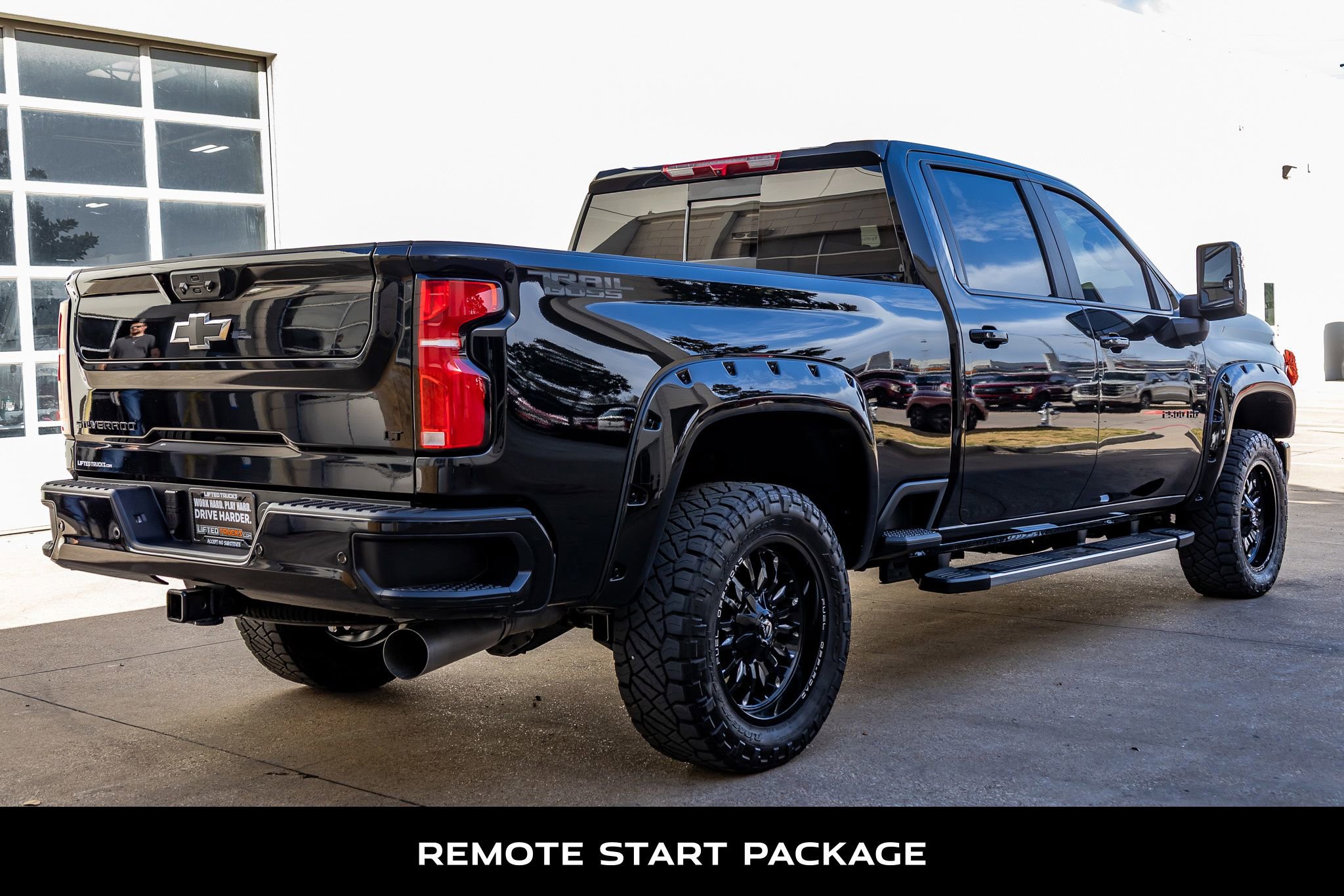 Used 2025 Chevrolet Silverado 2500 LT w/ Trail Boss Package AWD/4WD image 9