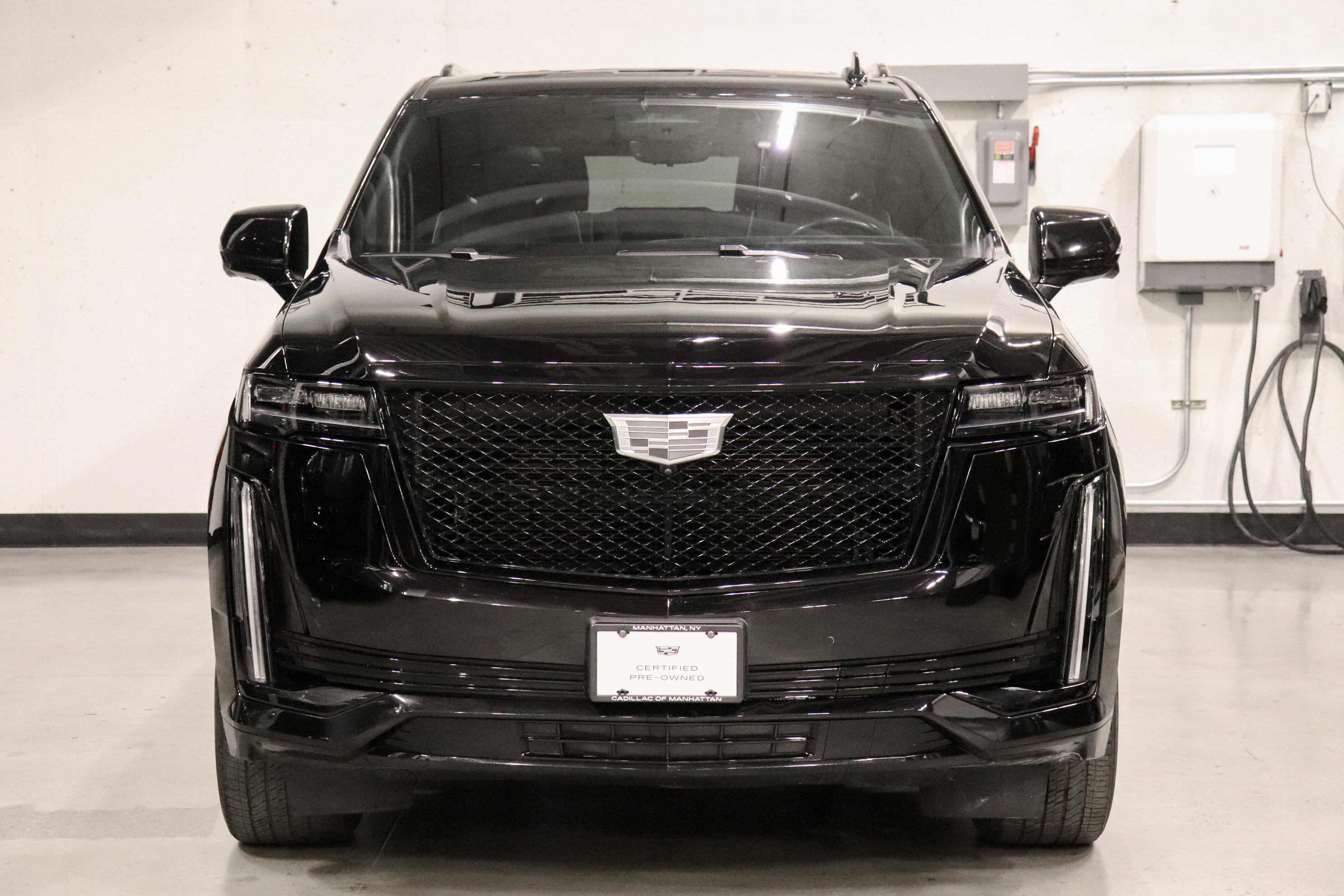 Certified 2023 Cadillac Escalade ESV Sport w/ LPO, ONYX Package image 8
