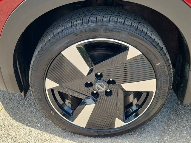 Certified 2026 Nissan Kicks SR FWD image 12