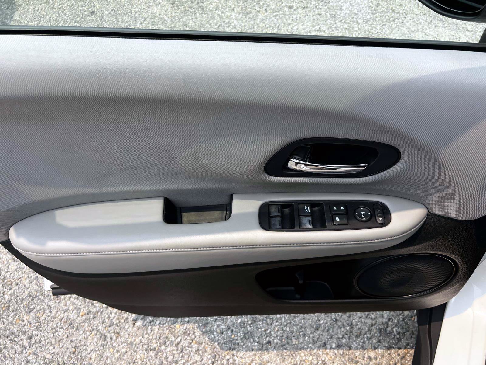 Certified 2018 Honda HR-V LX image 14