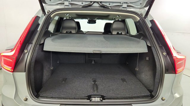 New 2026 Volvo XC40 B5 Plus w/ Protection Package Premier AWD/4WD image 39