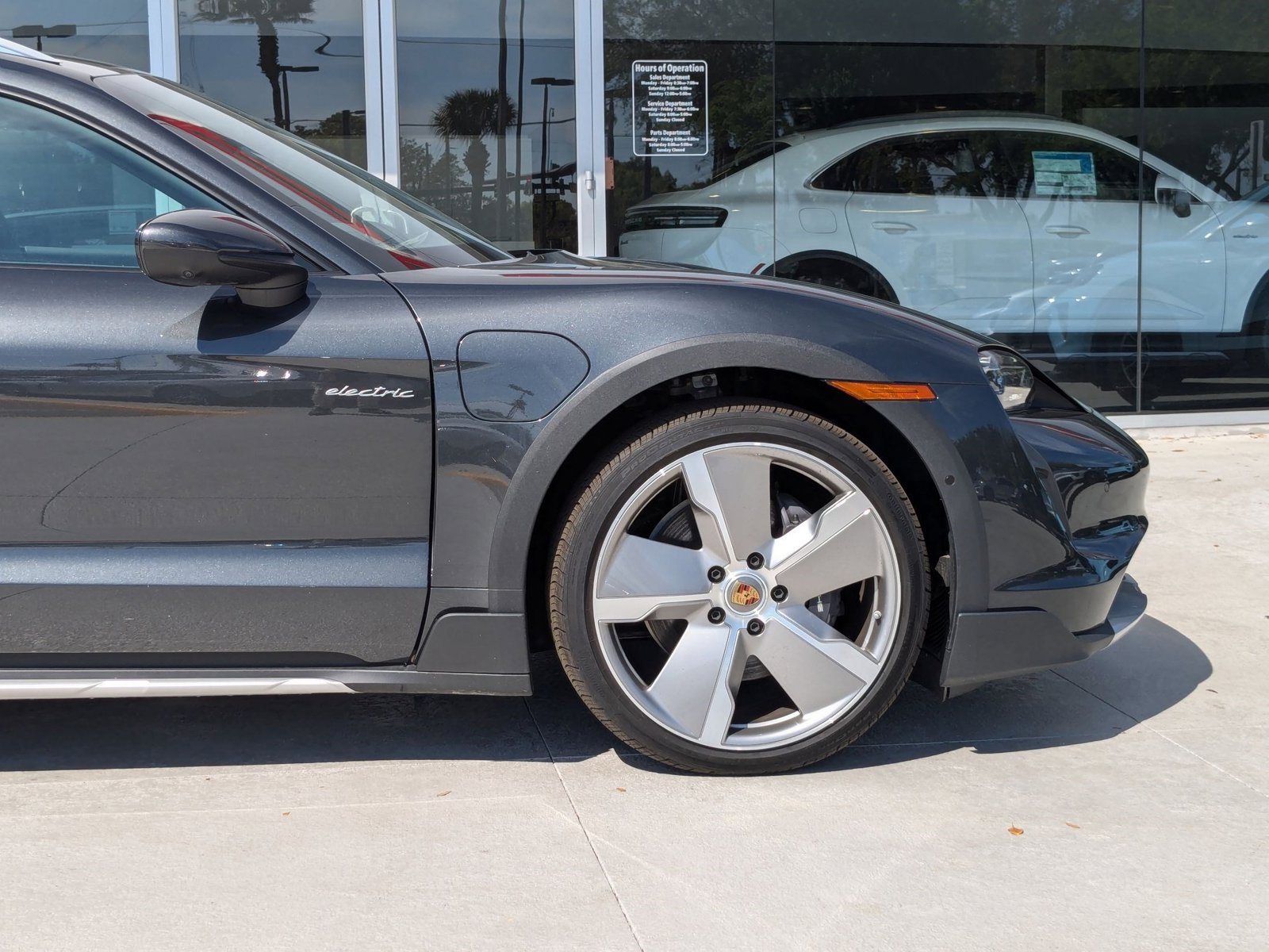 New 2024 Porsche Taycan 4 Cross Turismo AWD/4WD image 11
