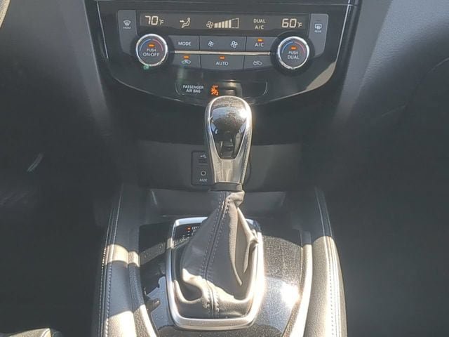 Used 2017 Nissan Rogue Sport SL w/ SL Premium Package FWD image 19