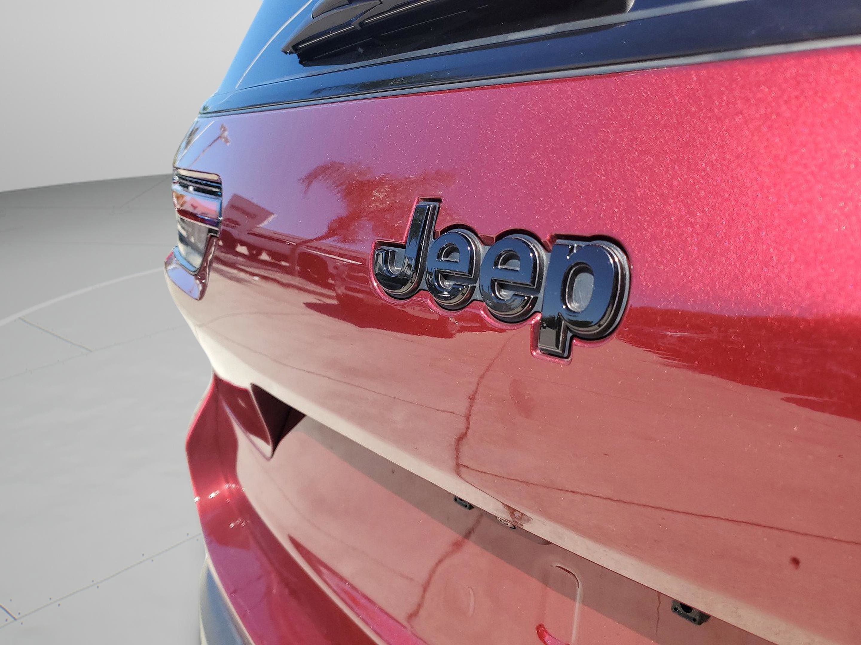 Certified 2023 Jeep Grand Cherokee L Laredo image 7