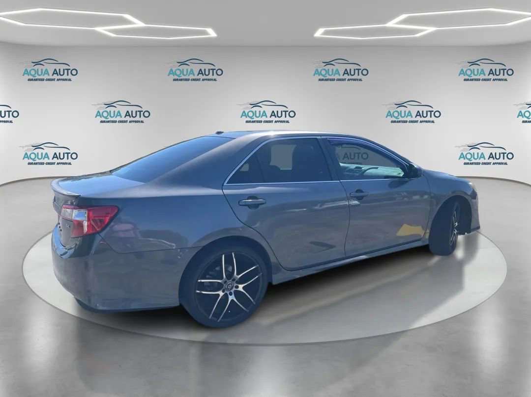 Used 2014 Toyota Camry SE image 5